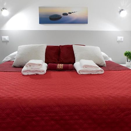 Luxury Suite - Teatro Romano - Duomo - Centro Storico Wi-Fi 테라치나 외부 사진