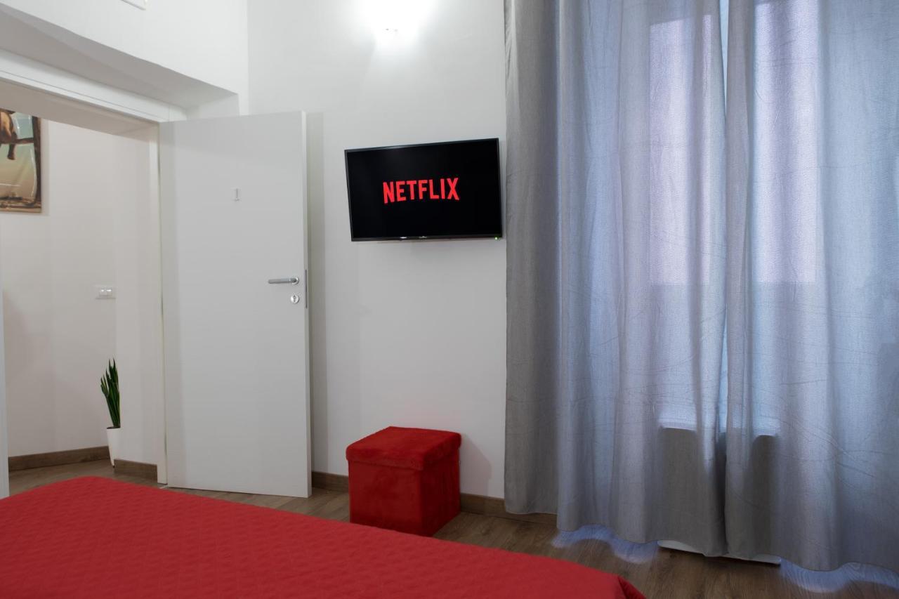 Luxury Suite - Teatro Romano - Duomo - Centro Storico Wi-Fi 테라치나 외부 사진