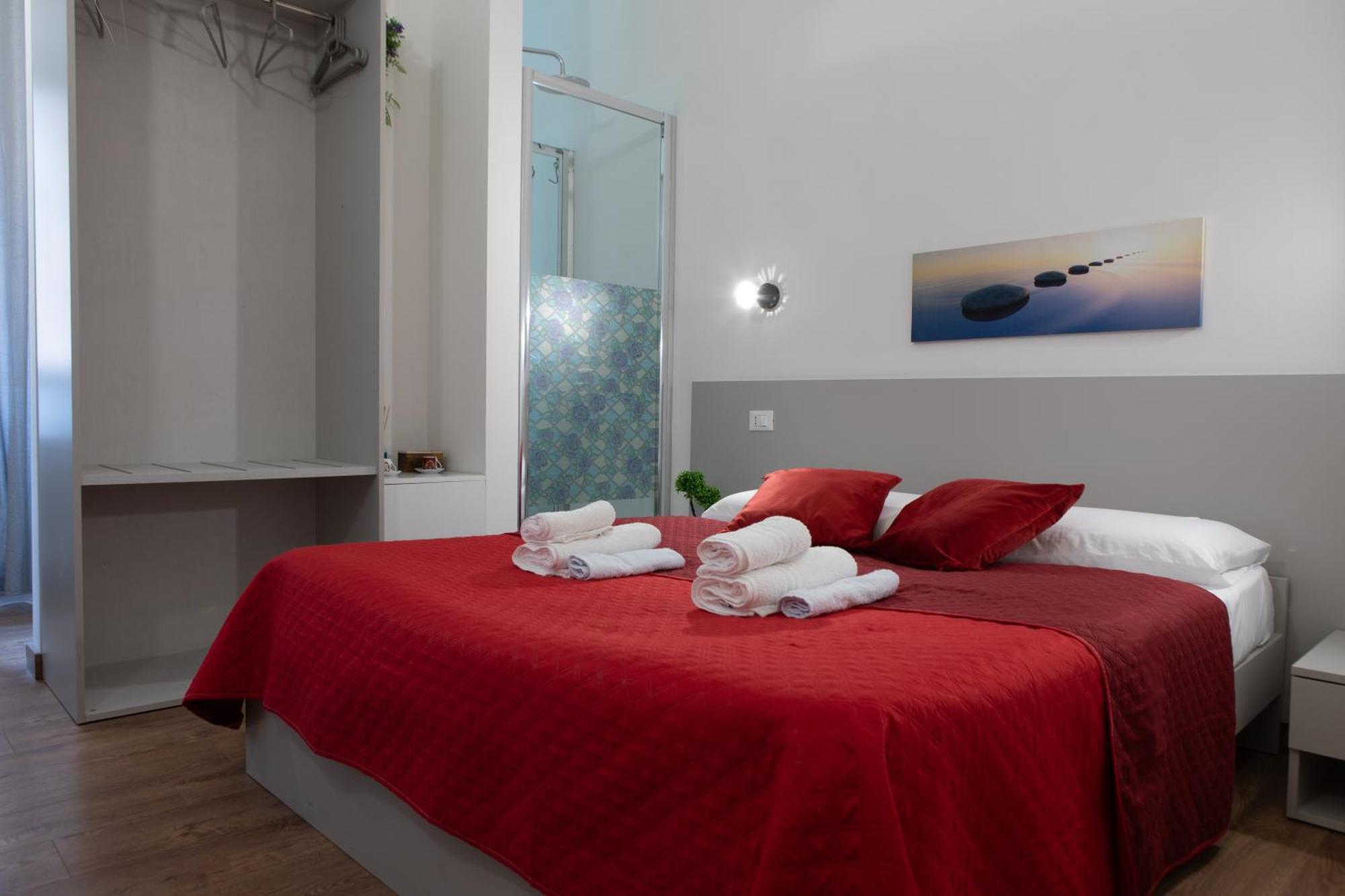 Luxury Suite - Teatro Romano - Duomo - Centro Storico Wi-Fi 테라치나 외부 사진