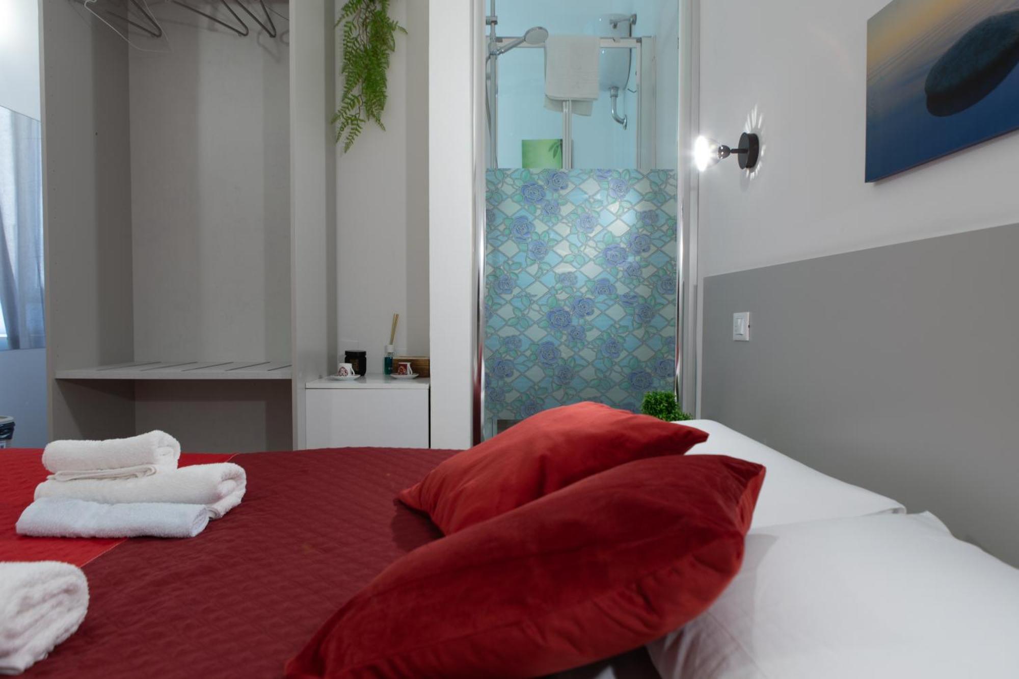 Luxury Suite - Teatro Romano - Duomo - Centro Storico Wi-Fi 테라치나 외부 사진