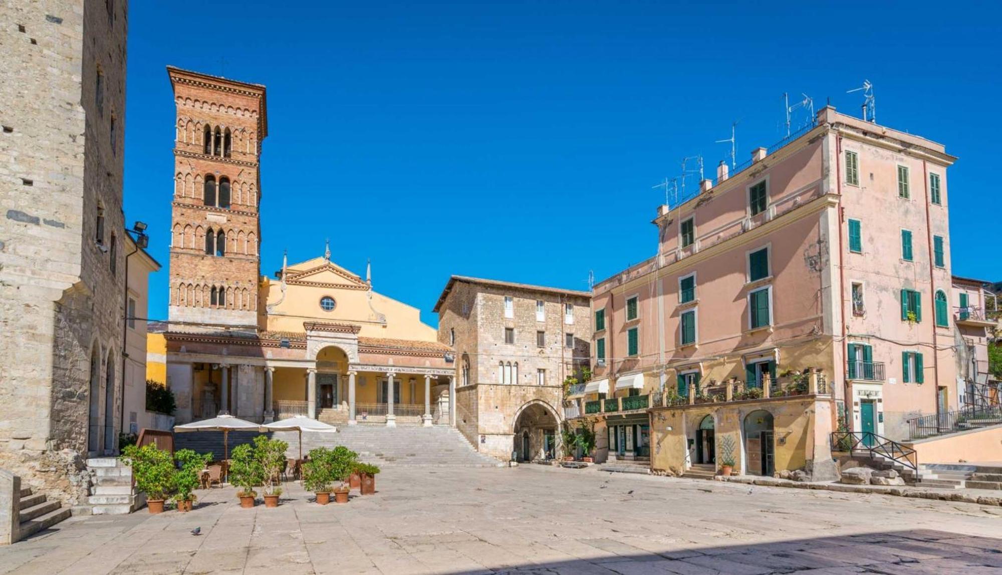 Luxury Suite - Teatro Romano - Duomo - Centro Storico Wi-Fi 테라치나 외부 사진